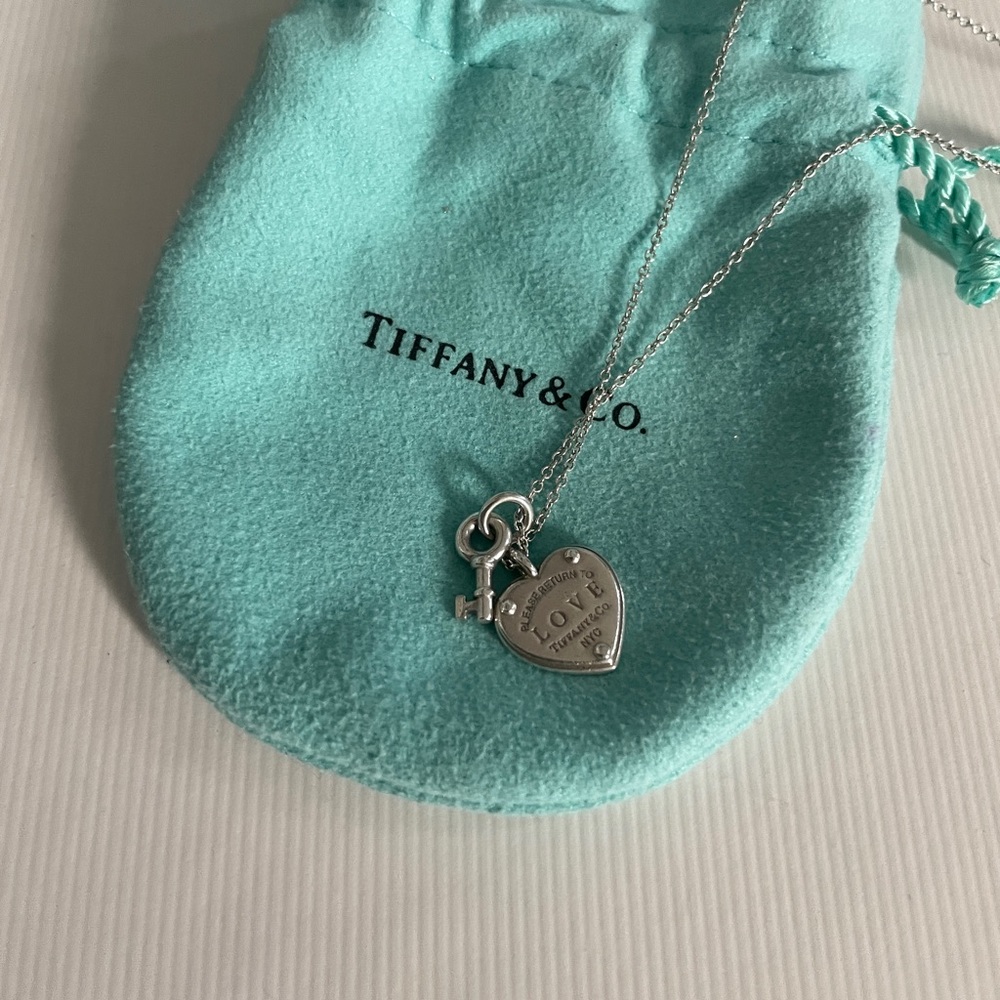 Tiffany & Co.Return to Love Heart Lock Key Pendant Necklace Sterling Silver 925